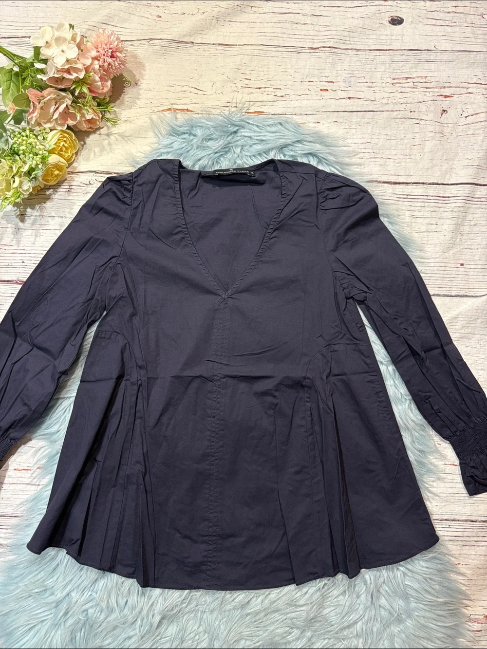 NWOT Tuckernuck Navy Easton V-neck 3/4 Puff Sleeve Blouse